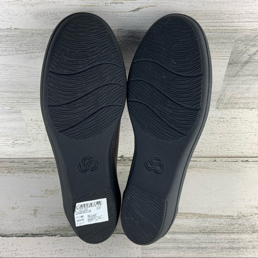 CLARKS Cloudsteppers Bronze Slip On Shoes Size 6 - Picture 8 of 8